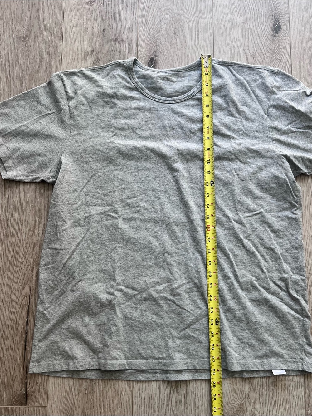 Lady White and Co Our T-Shirt XL in Heather Grey